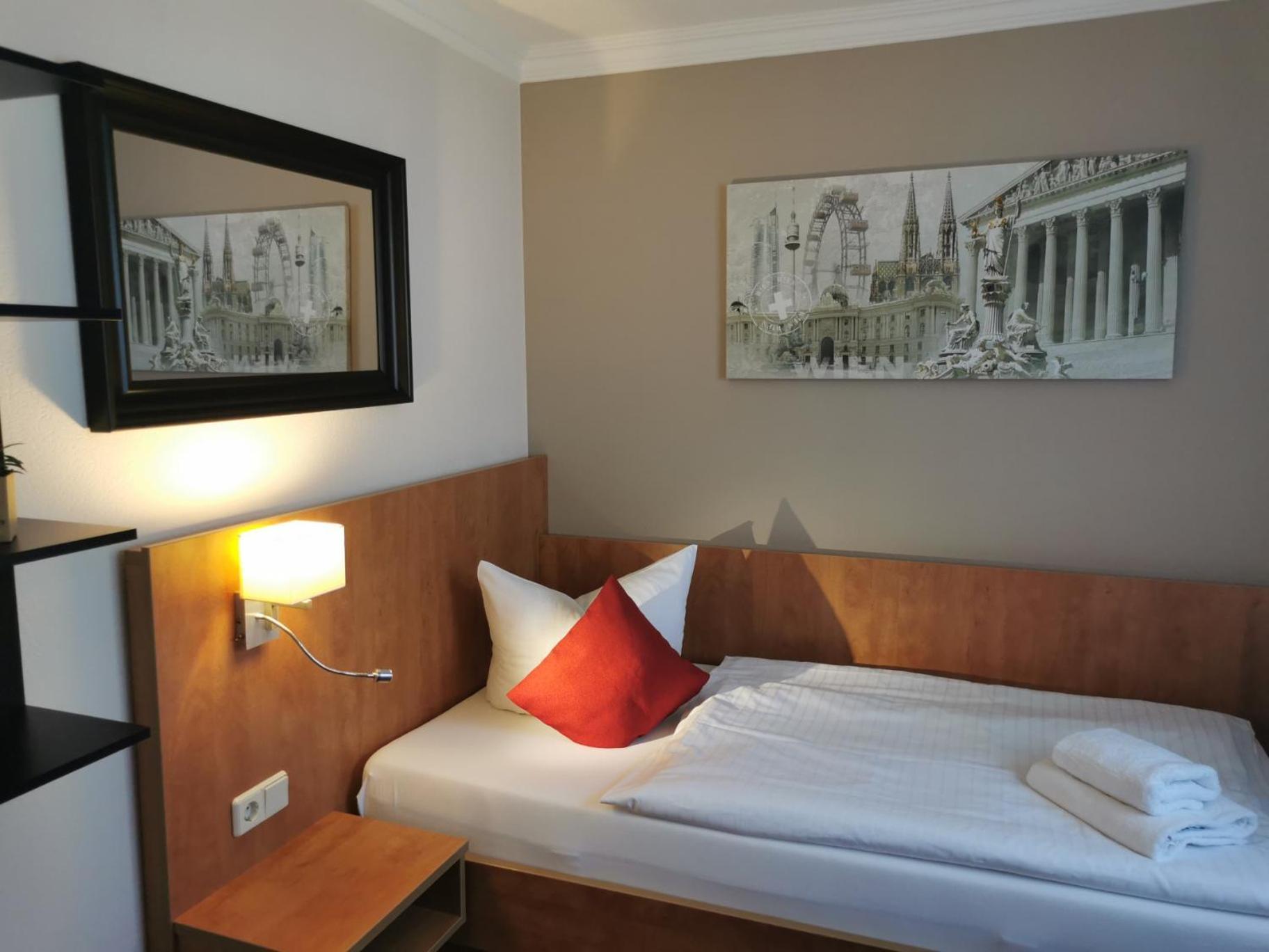 Cityhotel Bernburg Esterno foto